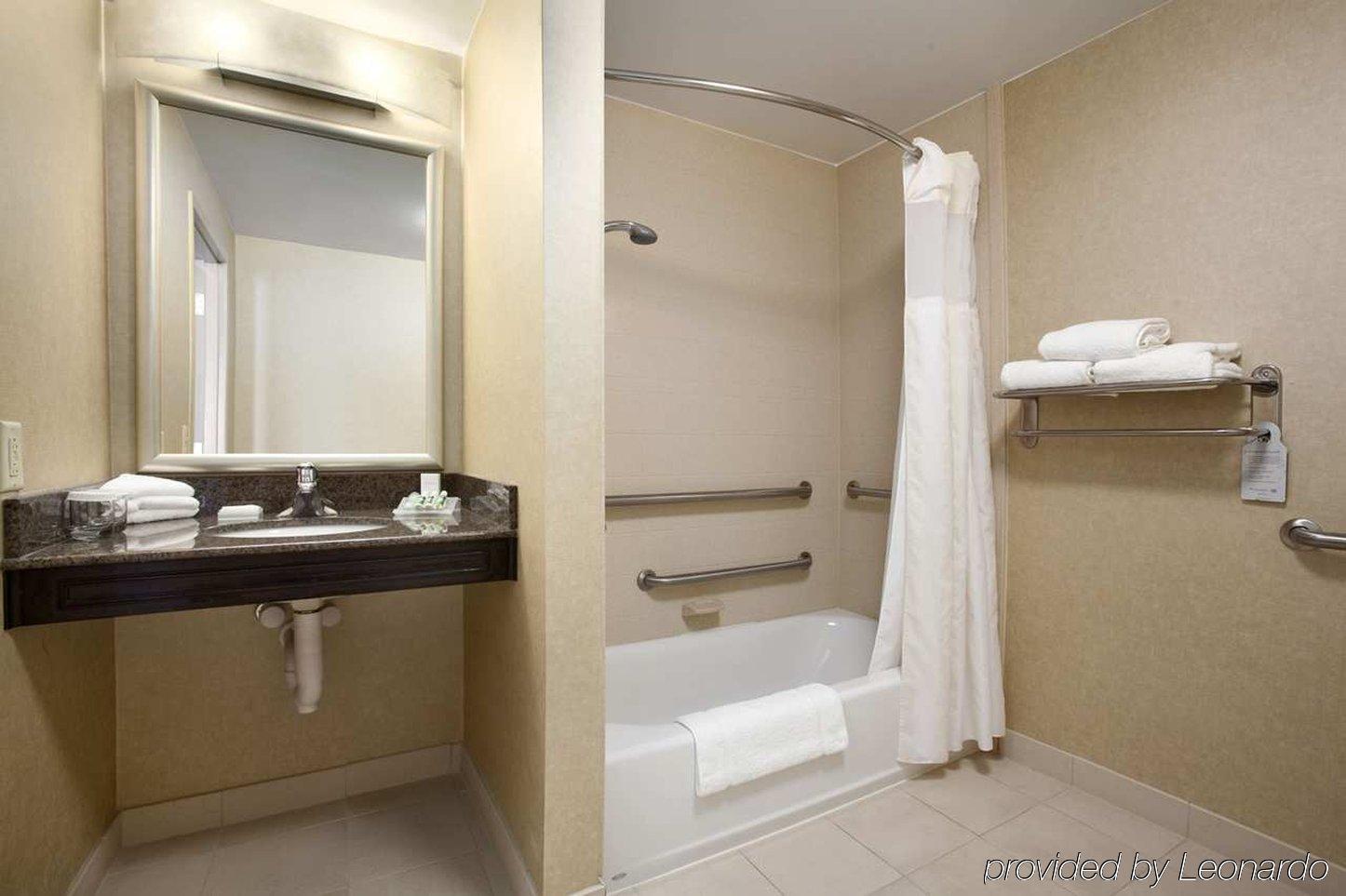Hilton Garden Inn Silver Spring White Oak Habitación foto